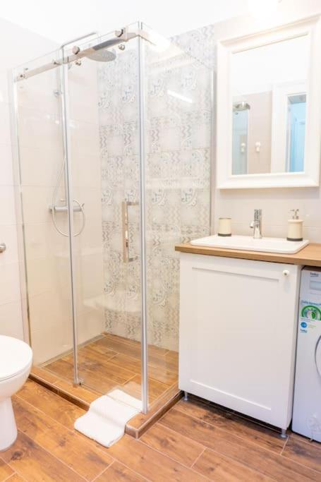 Central And Comfy 2Bdr Apartment Near Parliament Belgrad Exteriör bild